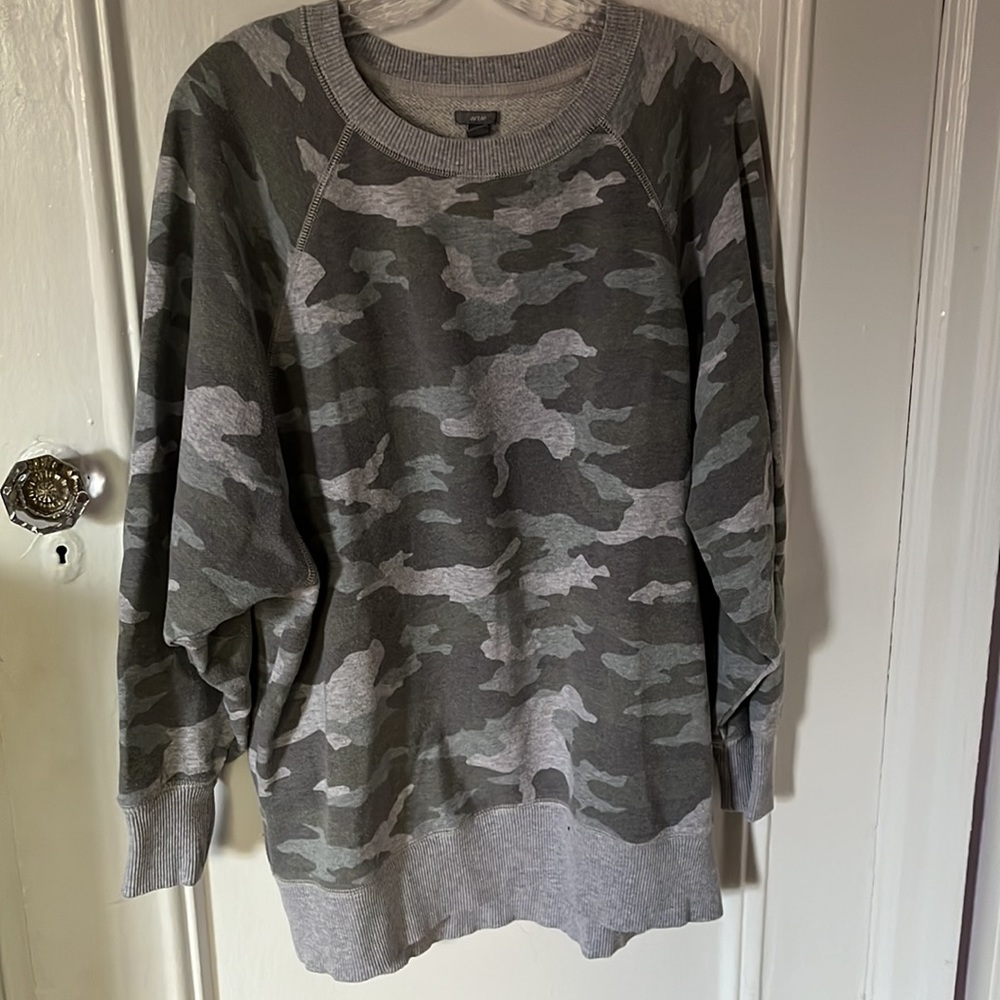 Comfy Oversized Aerie Camo Crewneck Sweatshirt! - Picture 5 of 6